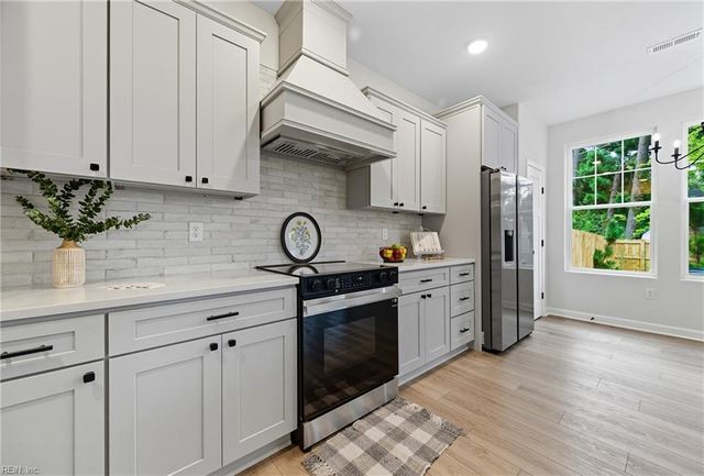 14307 Old Courthouse WAY B, Newport News, VA 23602