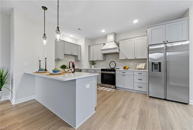 14307 Old Courthouse WAY B, Newport News, VA 23602