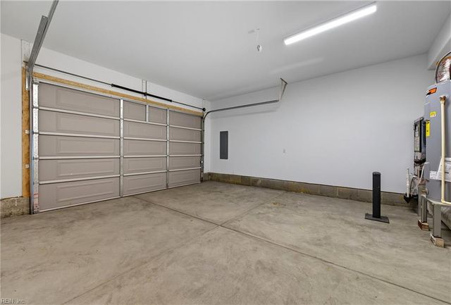 14307 Old Courthouse WAY B, Newport News, VA 23602