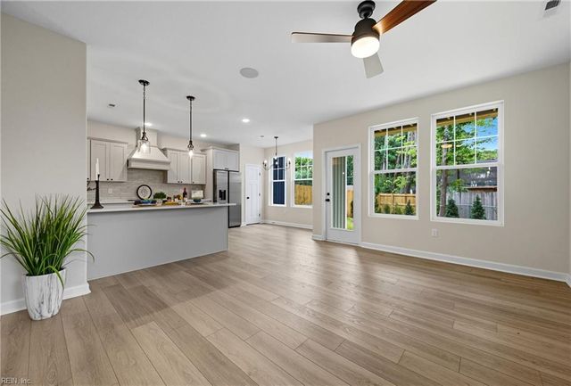 14307 Old Courthouse WAY B, Newport News, VA 23602