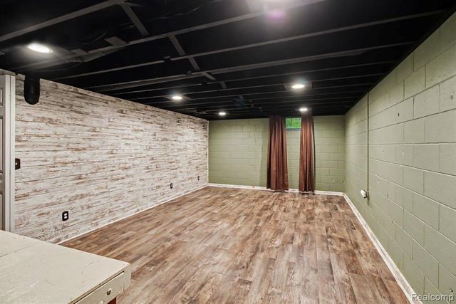 5521 Continental Road, Grand Blanc, MI 48439