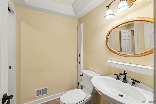 5521 Continental Road, Grand Blanc, MI 48439
