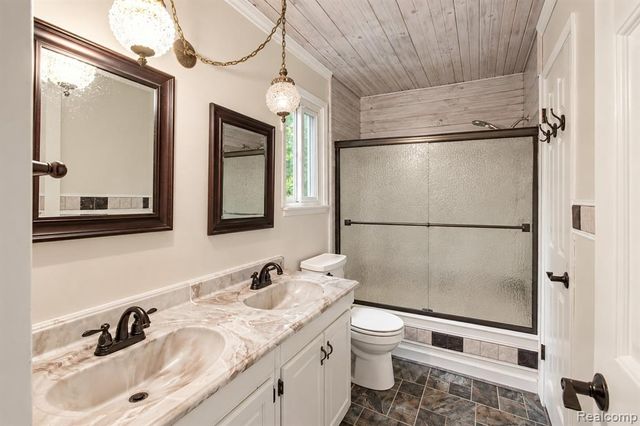 5521 Continental Road, Grand Blanc, MI 48439