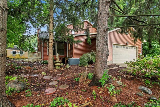 5521 Continental Road, Grand Blanc, MI 48439