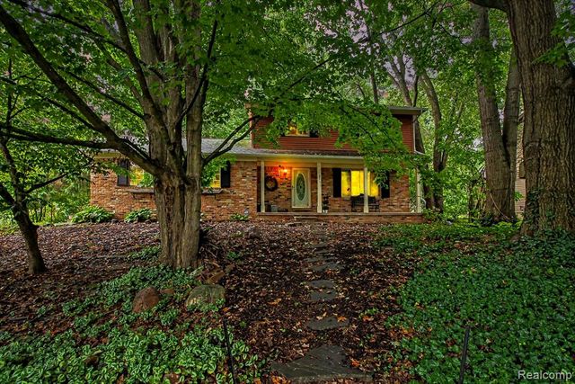 5521 Continental Road, Grand Blanc, MI 48439