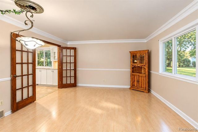 5521 Continental Road, Grand Blanc, MI 48439