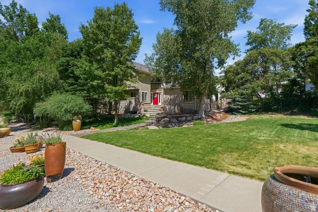 1927 E BEAR CREEK DR, Draper, UT 84020