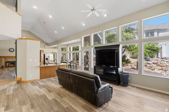 1927 E BEAR CREEK DR, Draper, UT 84020