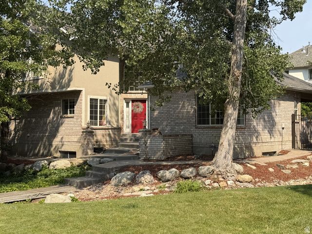 1927 E BEAR CREEK DR, Draper, UT 84020