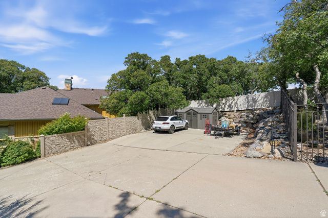 1927 E BEAR CREEK DR, Draper, UT 84020