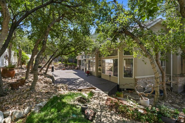 1927 E BEAR CREEK DR, Draper, UT 84020