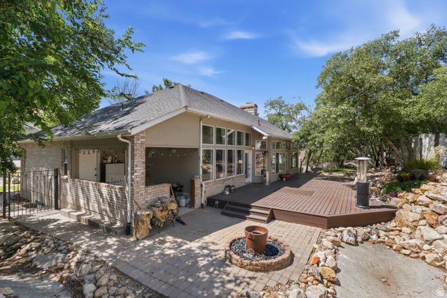 1927 E BEAR CREEK DR, Draper, UT 84020