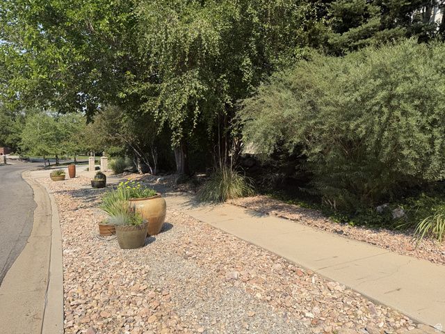 1927 E BEAR CREEK DR, Draper, UT 84020