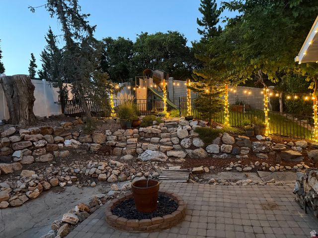 1927 E BEAR CREEK DR, Draper, UT 84020
