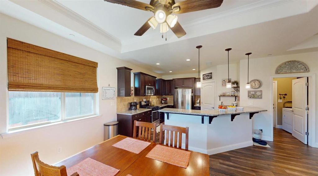 Image 14 of property listing at 16149 W Ashli Avenue, Kerman, CA 93630
