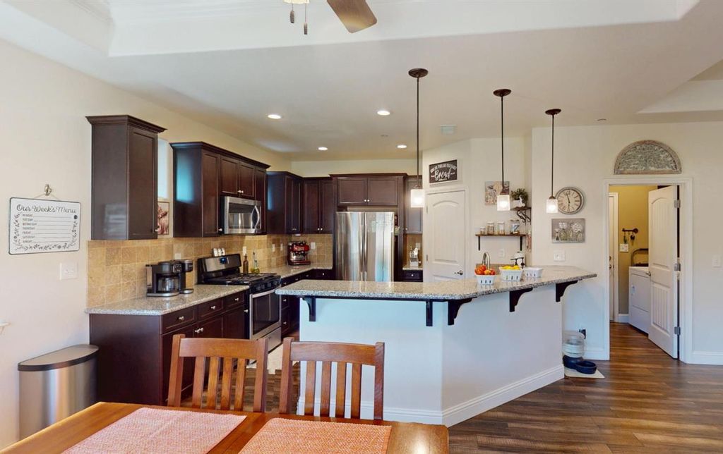 Image 15 of property listing at 16149 W Ashli Avenue, Kerman, CA 93630