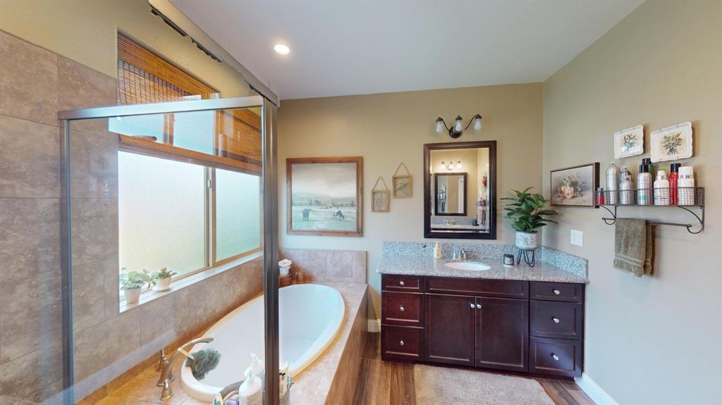 Image 27 of property listing at 16149 W Ashli Avenue, Kerman, CA 93630