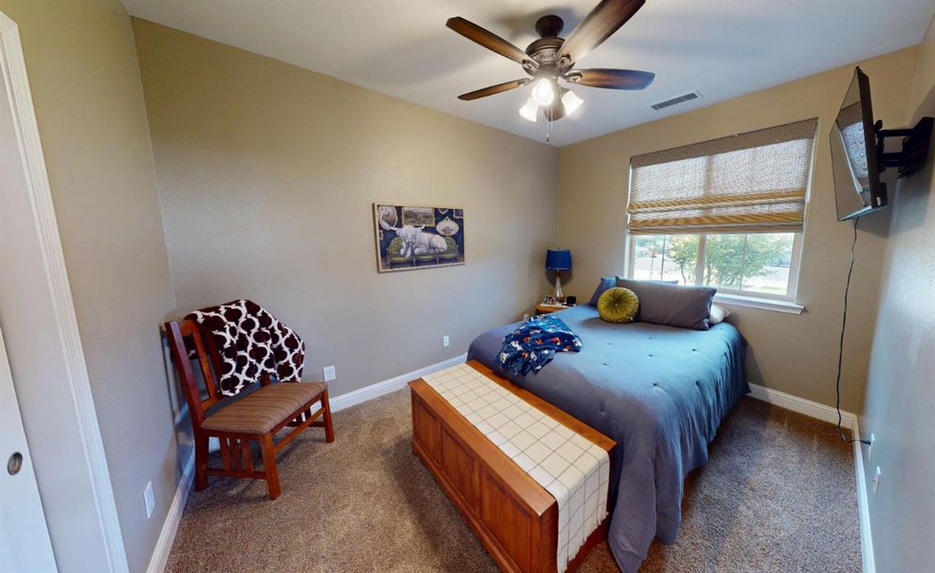 Image 28 of property listing at 16149 W Ashli Avenue, Kerman, CA 93630