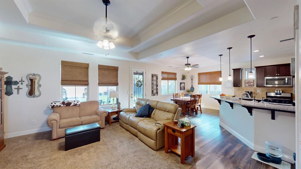 Image 7 of property listing at 16149 W Ashli Avenue, Kerman, CA 93630