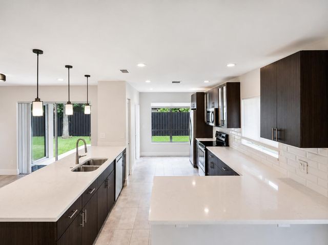 7701 NW 61st Terrace, Parkland, FL 33067