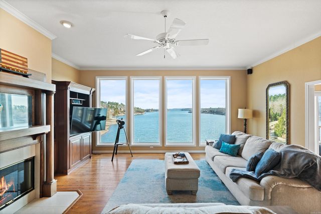 11 Oliete Ln, Hot Springs Village, AR 71909