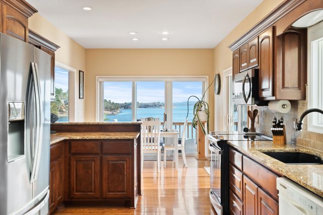 11 Oliete Ln, Hot Springs Village, AR 71909