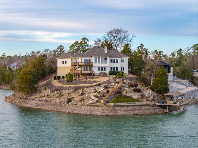 11 Oliete Ln, Hot Springs Village, AR 71909