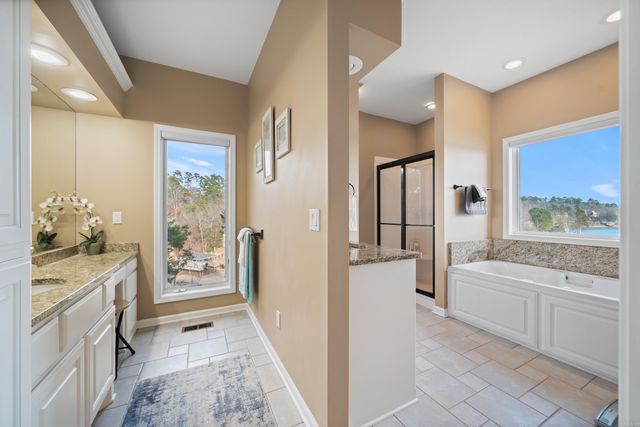 11 Oliete Ln, Hot Springs Village, AR 71909