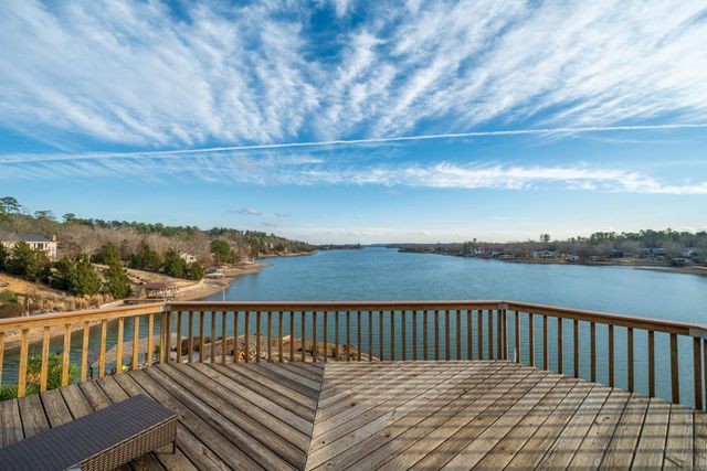 11 Oliete Ln, Hot Springs Village, AR 71909