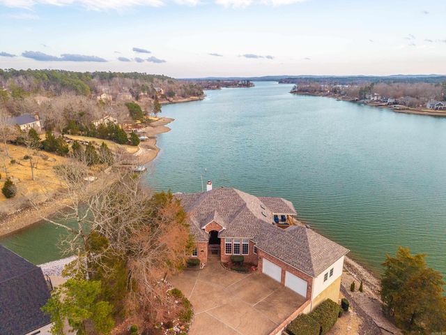 11 Oliete Ln, Hot Springs Village, AR 71909