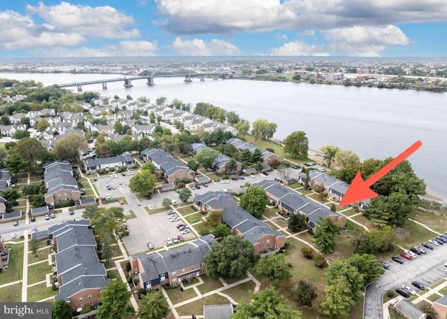 2068 HARBOUR DR, Palmyra, NJ 08065