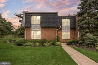 2068 HARBOUR DR, Palmyra, NJ 08065