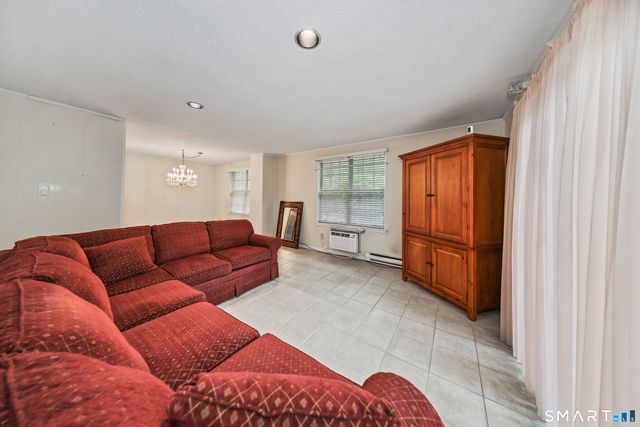 123 Queens Road 123, Torrington, CT 06790