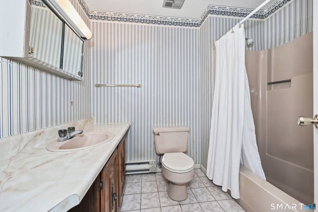 123 Queens Road 123, Torrington, CT 06790
