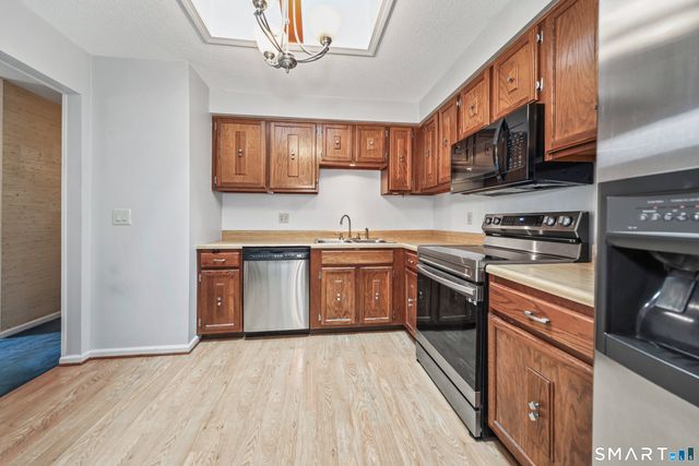 123 Queens Road 123, Torrington, CT 06790