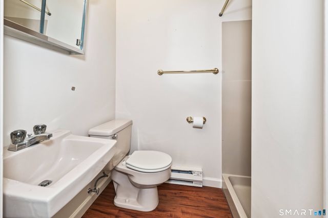 123 Queens Road 123, Torrington, CT 06790