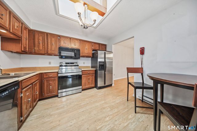 123 Queens Road 123, Torrington, CT 06790