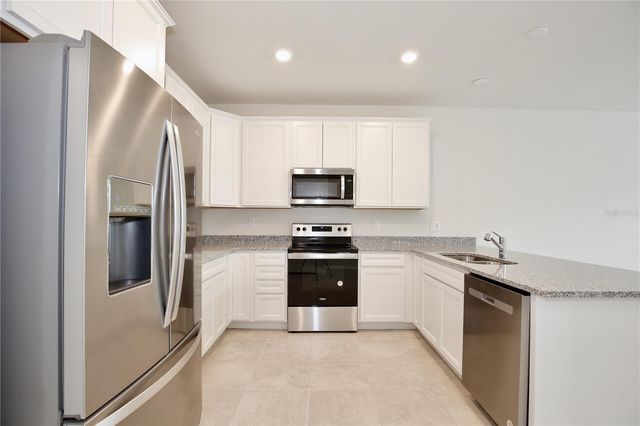 5586 PINELAND RUN, Orlando, FL 32829