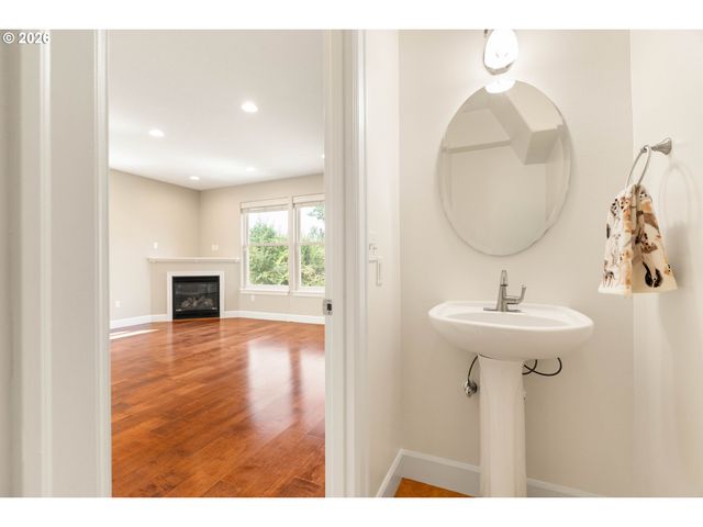 8016 N MISSISSIPPI Ave, Portland, OR 97217