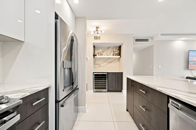 340 Sunset Drive 405, Fort Lauderdale, FL 33301