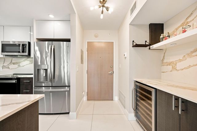 340 Sunset Drive 405, Fort Lauderdale, FL 33301