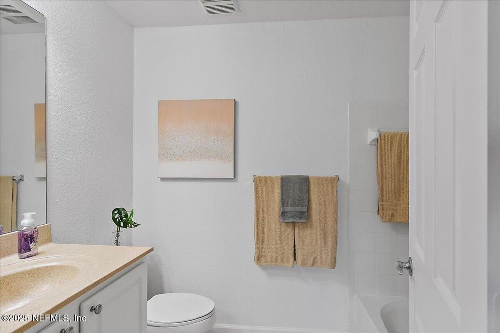 Image 17 of property listing at 10075 GATE Parkway, 1511, Jacksonville, FL 32246