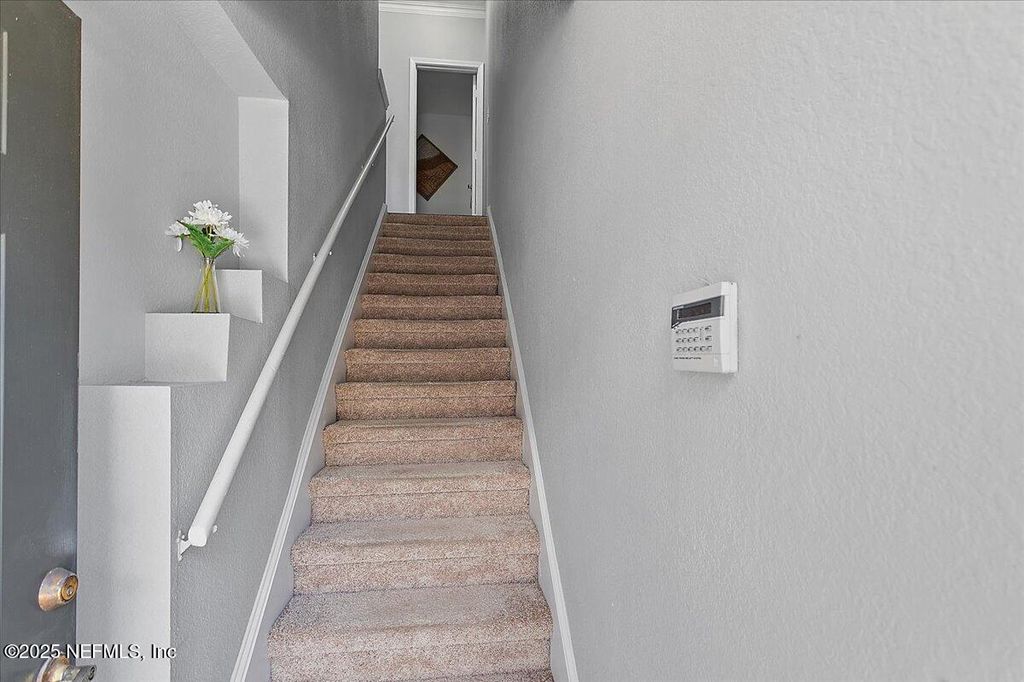 Image 2 of property listing at 10075 GATE Parkway, 1511, Jacksonville, FL 32246