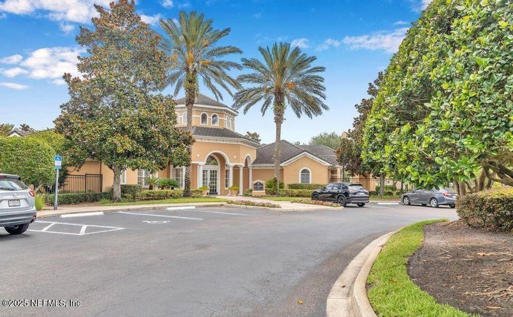 Image 20 of property listing at 10075 GATE Parkway, 1511, Jacksonville, FL 32246