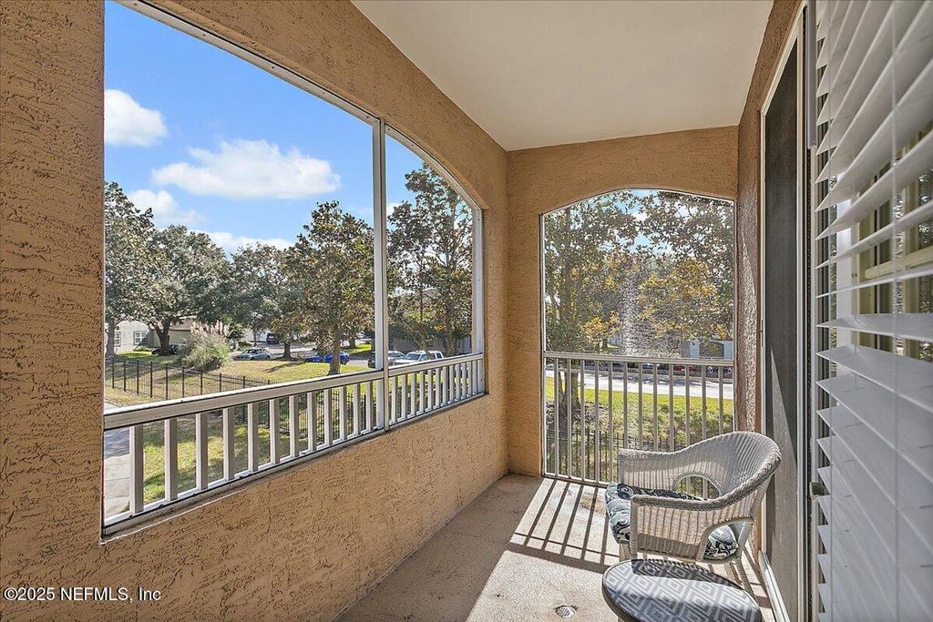 Image 5 of property listing at 10075 GATE Parkway, 1511, Jacksonville, FL 32246