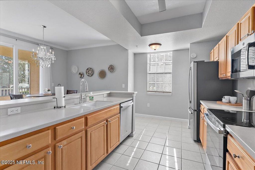 Image 9 of property listing at 10075 GATE Parkway, 1511, Jacksonville, FL 32246