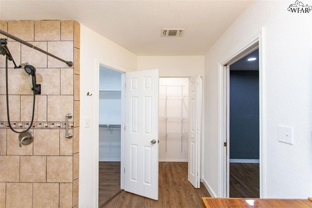 427 W COLLEGE STREET, Burkburnett, TX 76354