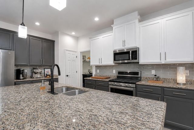 5301 MATCH POINT PLACE, Lithia, FL 33547