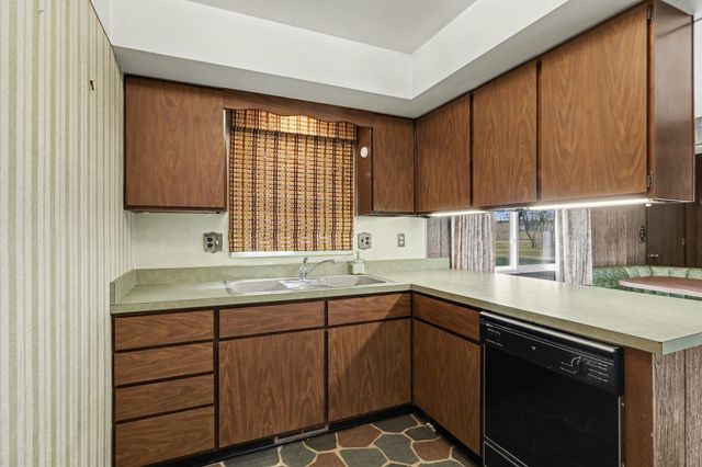 5454 N River Road, Freeland, MI 48623