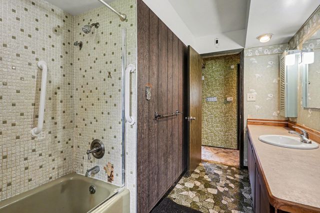 5454 N River Road, Freeland, MI 48623